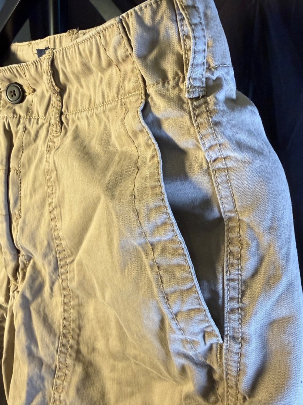 LAST CHANCE SALE, NOW REDUCED 1/2 OFF-Gap Men's Shorts (Size 30) - Picture 5 of 6